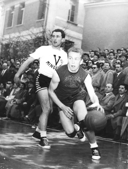 Sandro Riminucci a Pesaro contro la Virtus Bo.